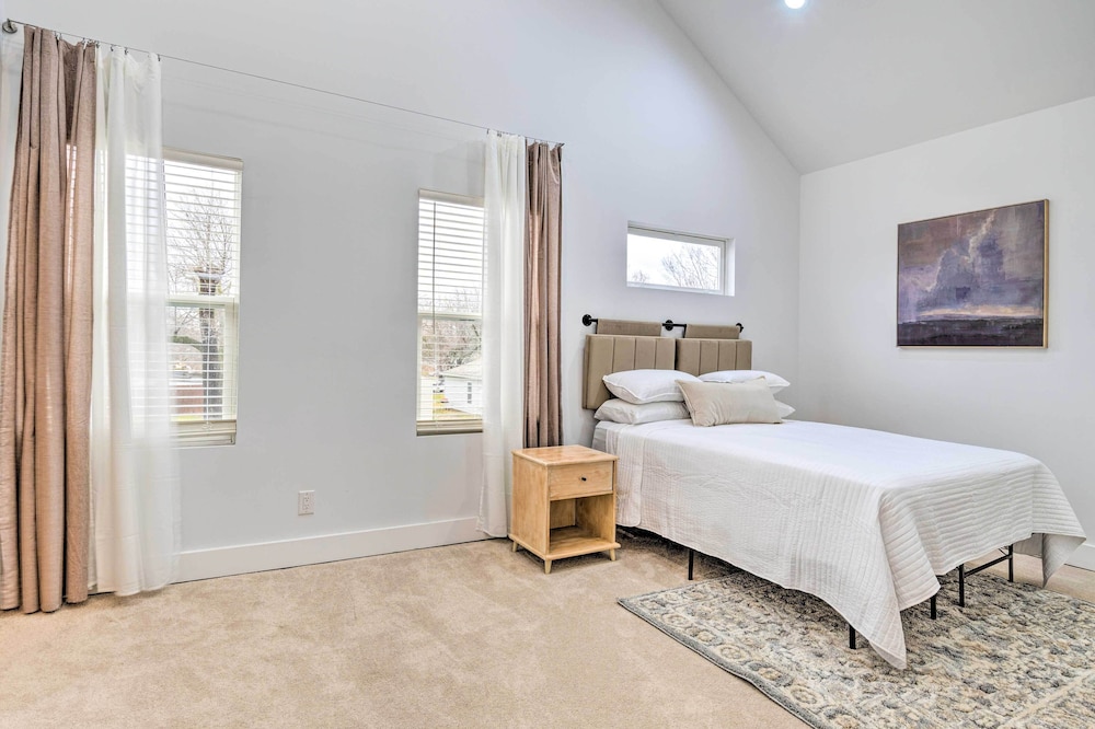 Indianapolis Vacation Home: 3 Mi to Dtwn! view 4