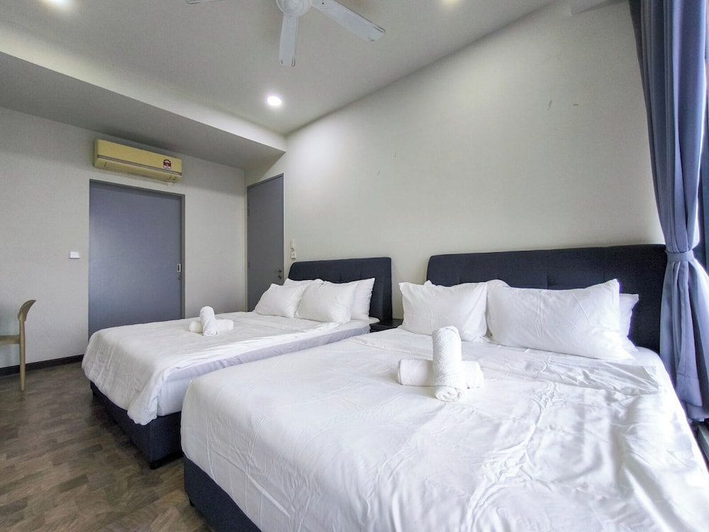 Expressionz Suites by Manhattan Group