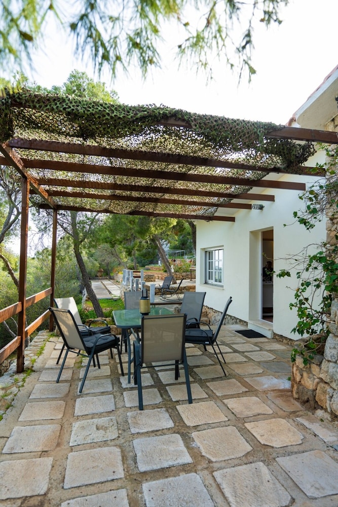 Aeraki Cottage at Heraion Lagoon