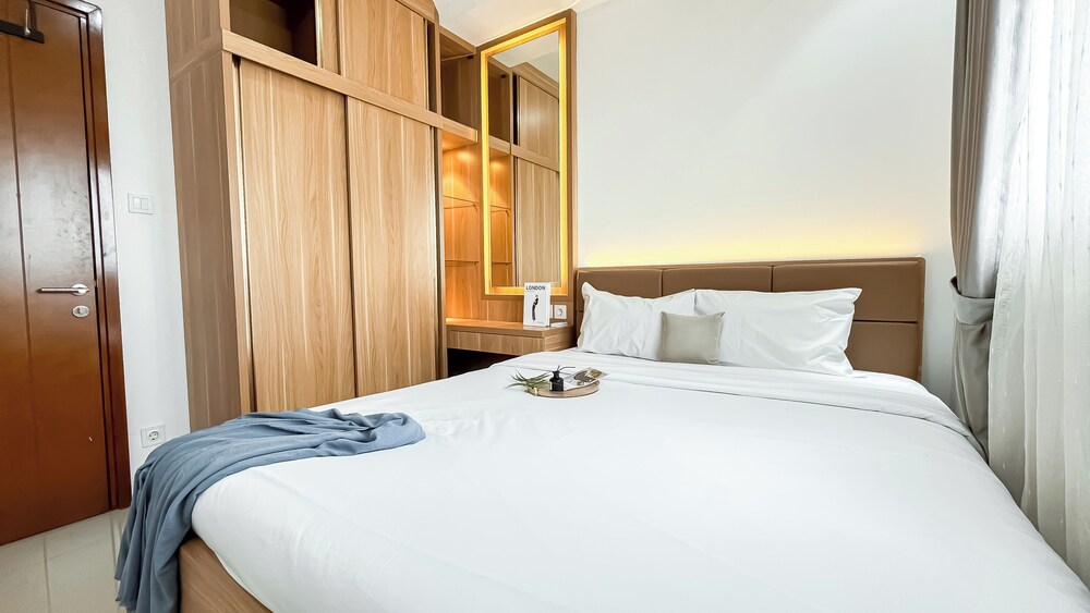 Comfy and Strategic 2BR Apartment at Signature Park Grande