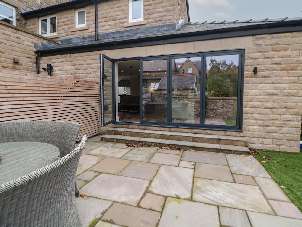 Netherdale House