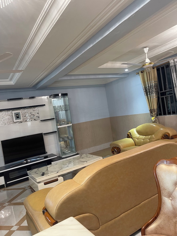 CRL Apartment 2, photo 14