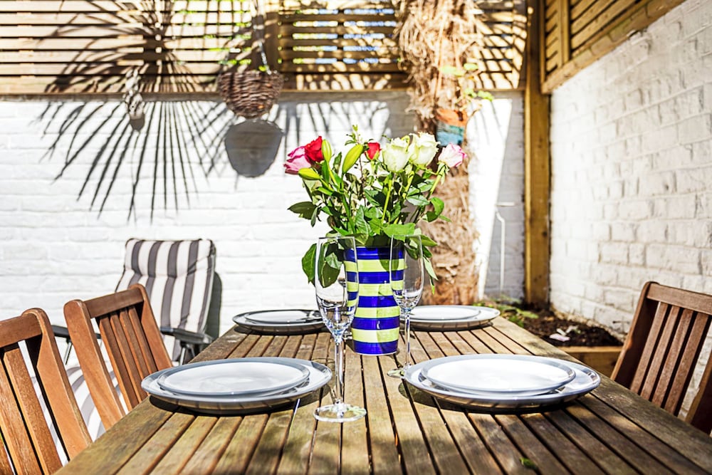 outdoor bbq area