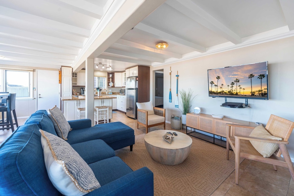 Coastal Bayside Condo Walkable to Sand & Surf