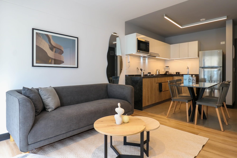 w Dazzling 1BR w Perfect Balcony in San Isidro