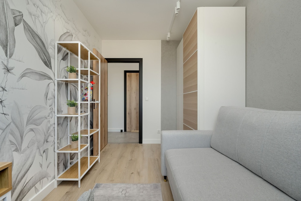 Bright & Peaceful Apartment by Renters