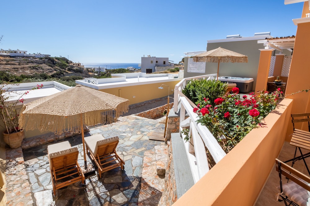 Elaia Villas