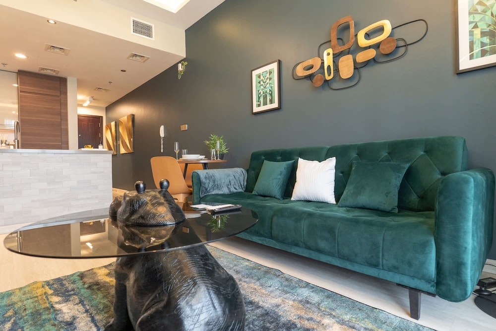 Calm 1-bedroom With Relaxing Balcony Atmosphere in Liwan