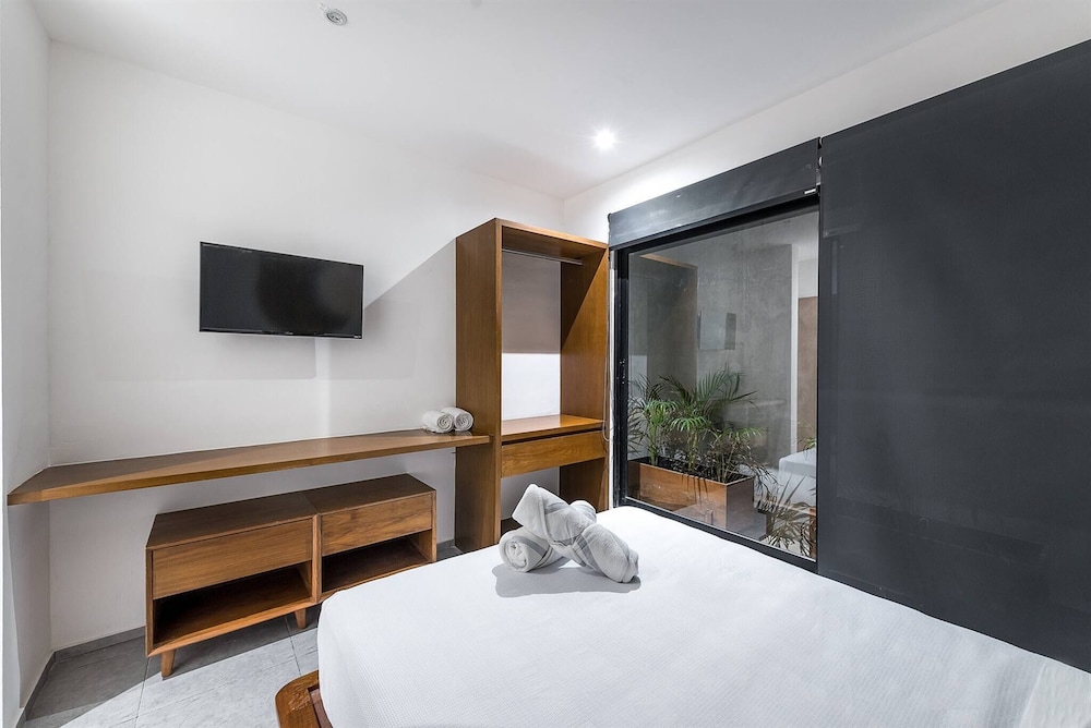 Unbeatable Located 2 Br Apt With Amazing Natural Lig view 3