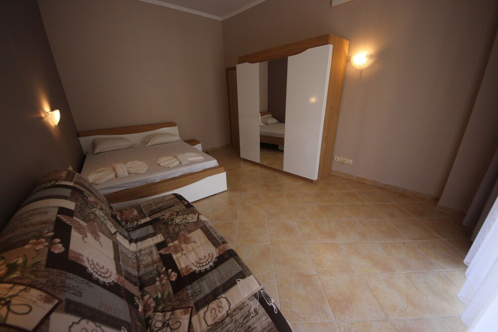 Photo 43