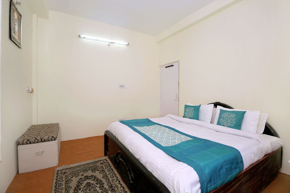 OYO 10165 Home 2BHK Snow View Apartment