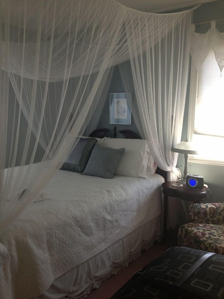 Elevate Rooms Harmony House B&B