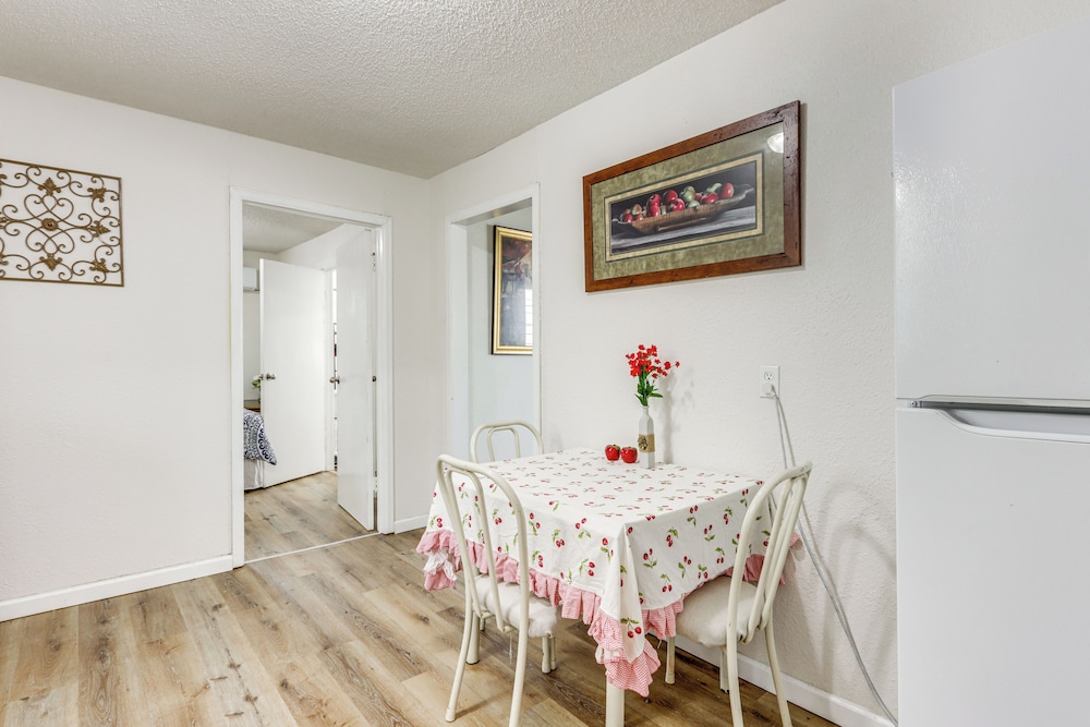 1 Mi to Main St Joplin: Cozy Home w/ Shared Yard!