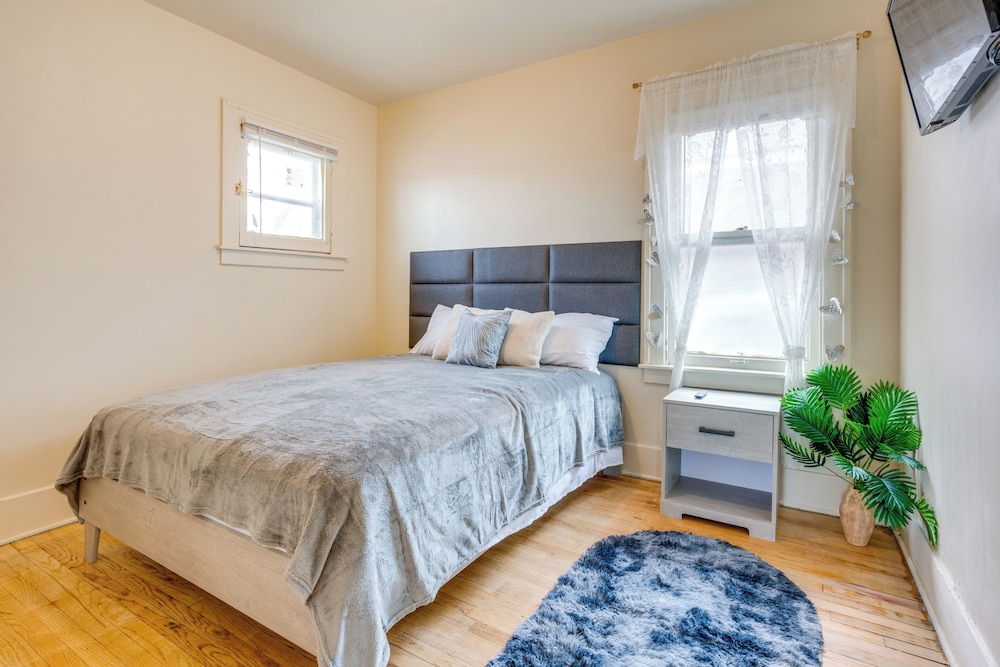 Apt 9 Mi to Campus Martius & Downtown Detroit
