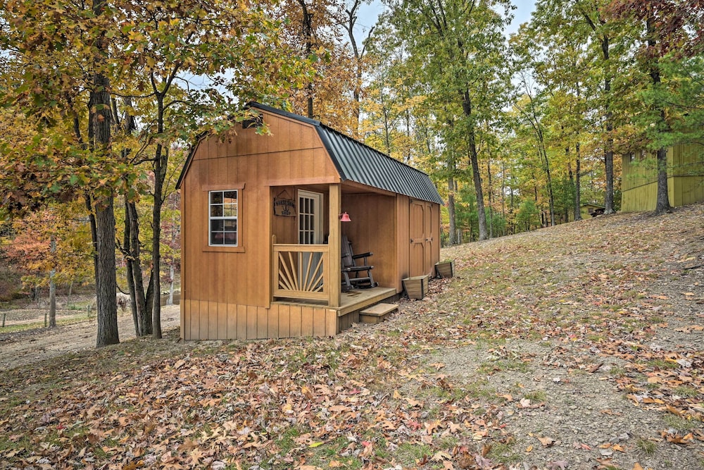 'matt Dillon' Cabin ~ 1 Mile to Raystown Lake! view 5