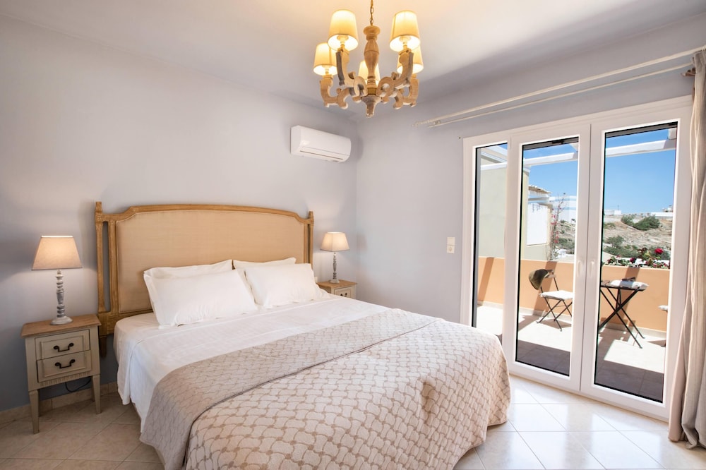 Elaia Villas