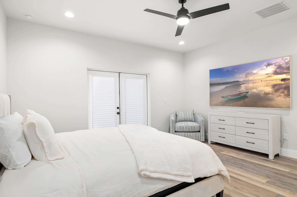 New Build in Old West 3 Bed, 2 Bath Family Rental