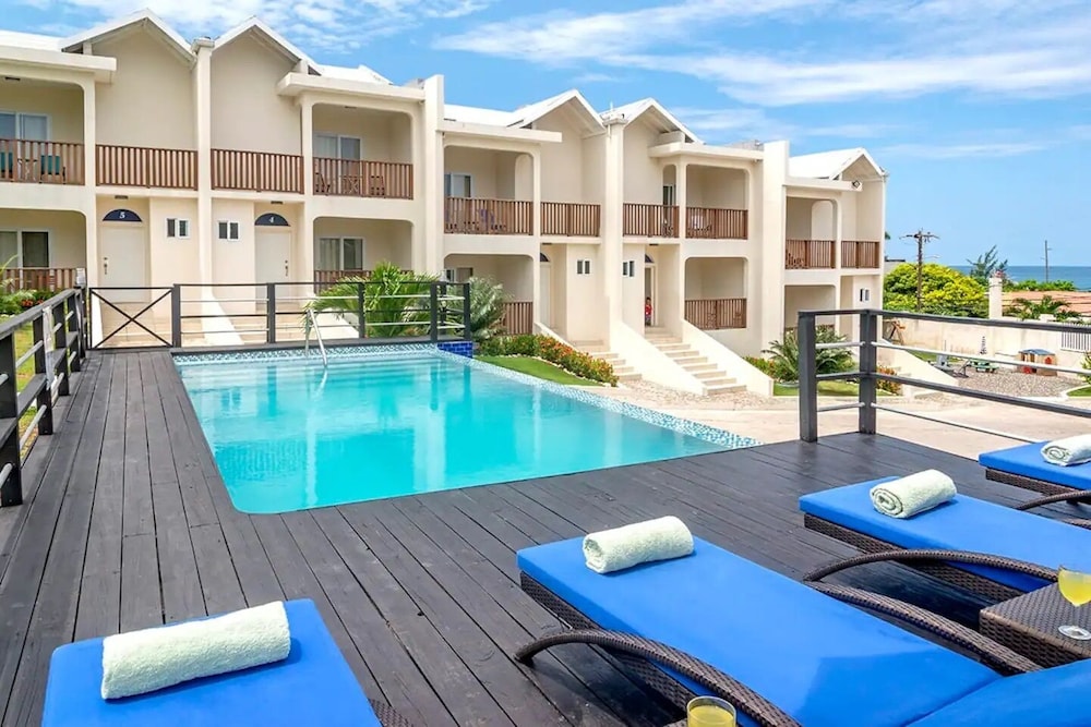 Nianna Coral Bay Stunning Townhouse- 5