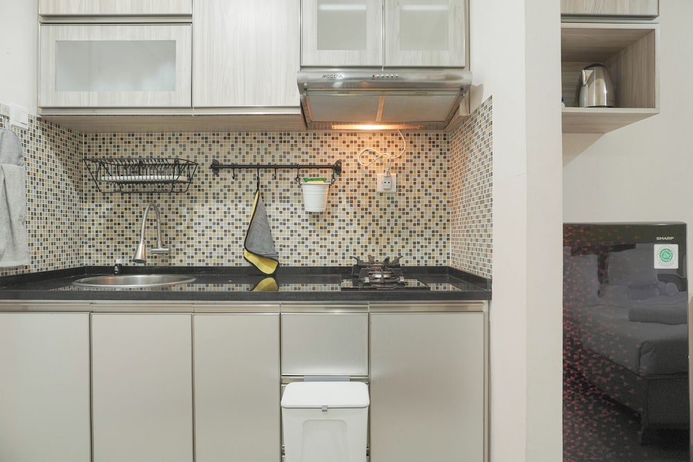 Modern Look and Homey Studio Kebayoran Icon Apartment