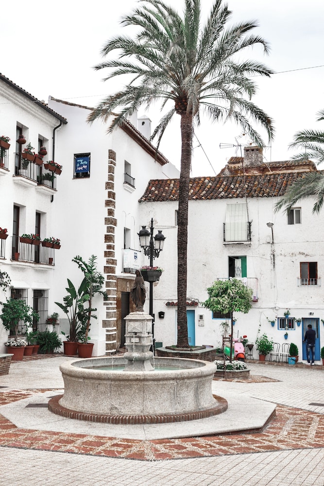 TAK Boutique Marbella Old Town with Parking