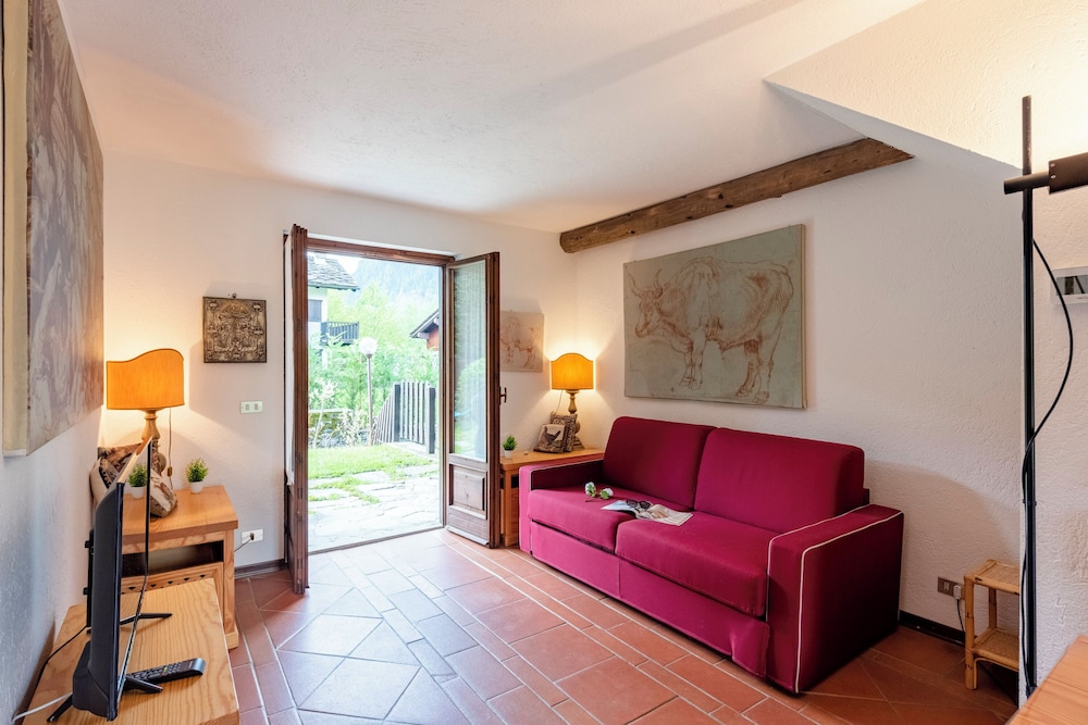 Charming Apartment With Garden in Courmay