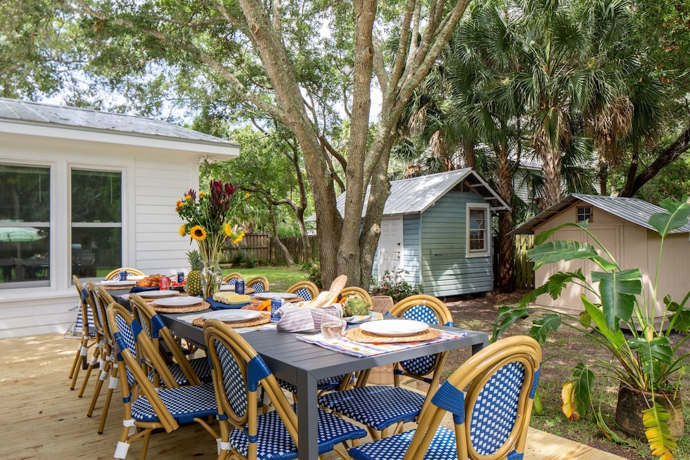 Jessamine by Avantstay Picture Perfect Home w Stunning Backyard