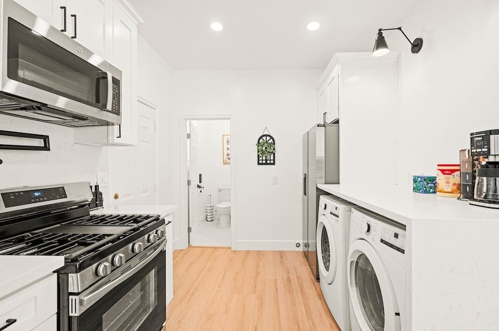 Cozy Retreat Near Downtown Perfect for Families