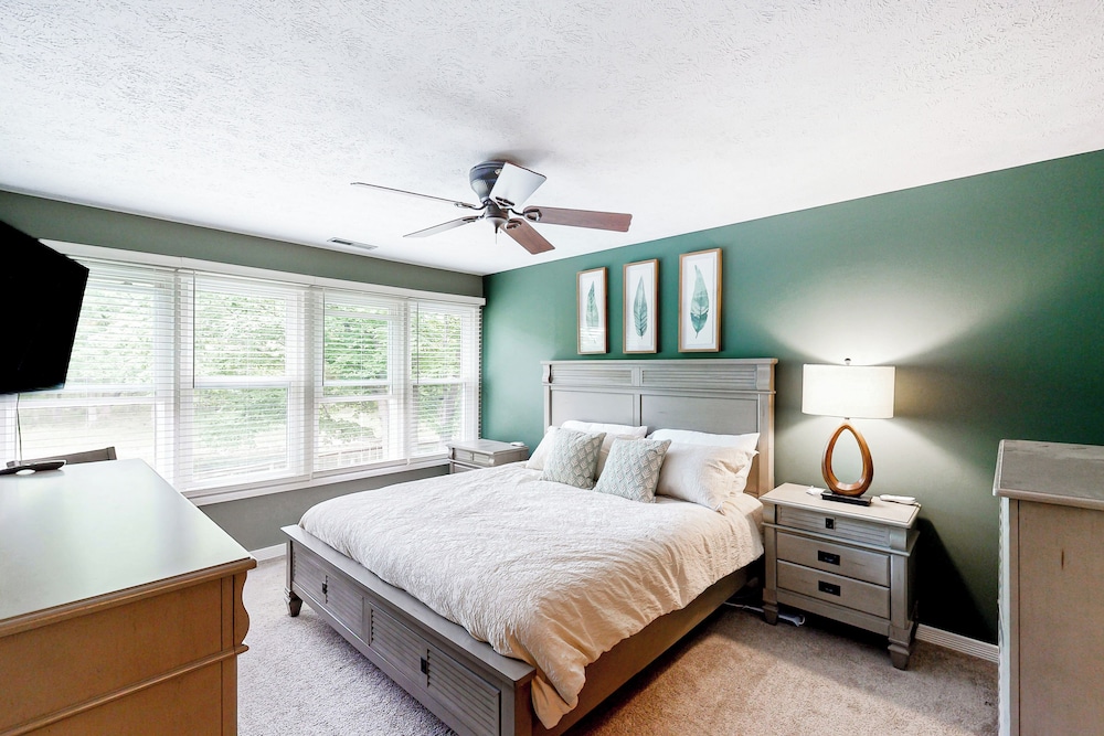 Waterfront 3BR w/ Heart-shaped Pond & Vitamix