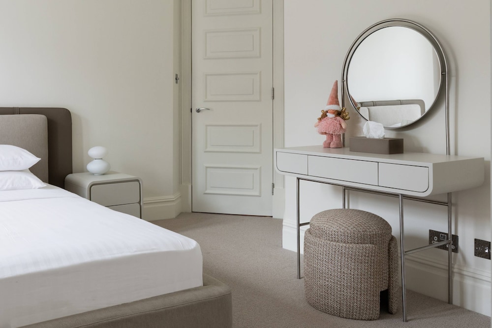 Sloane Court East VI by Onefinestay