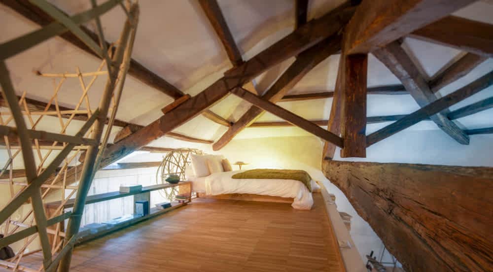 New Sophisticated Rome Apartment in the Heart of the Historic Ghetto of Rome