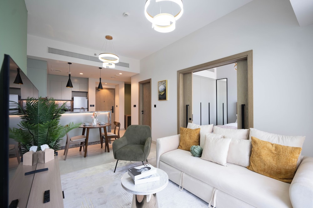KeyRock Golf Gate - Stylish Retreat