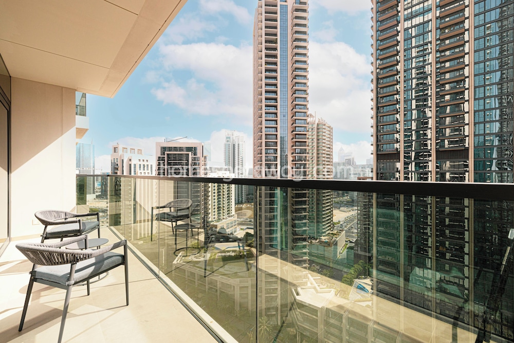HomesGetaway - 1BR in ACT One Downtown