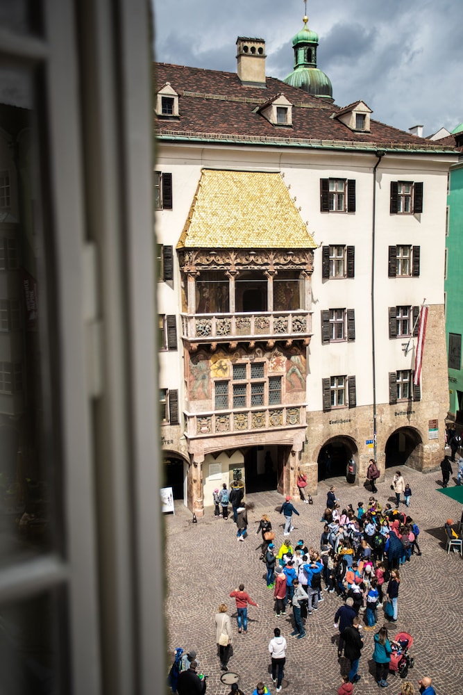 Hotel Golden Roof Apartments by Penz - Image 1