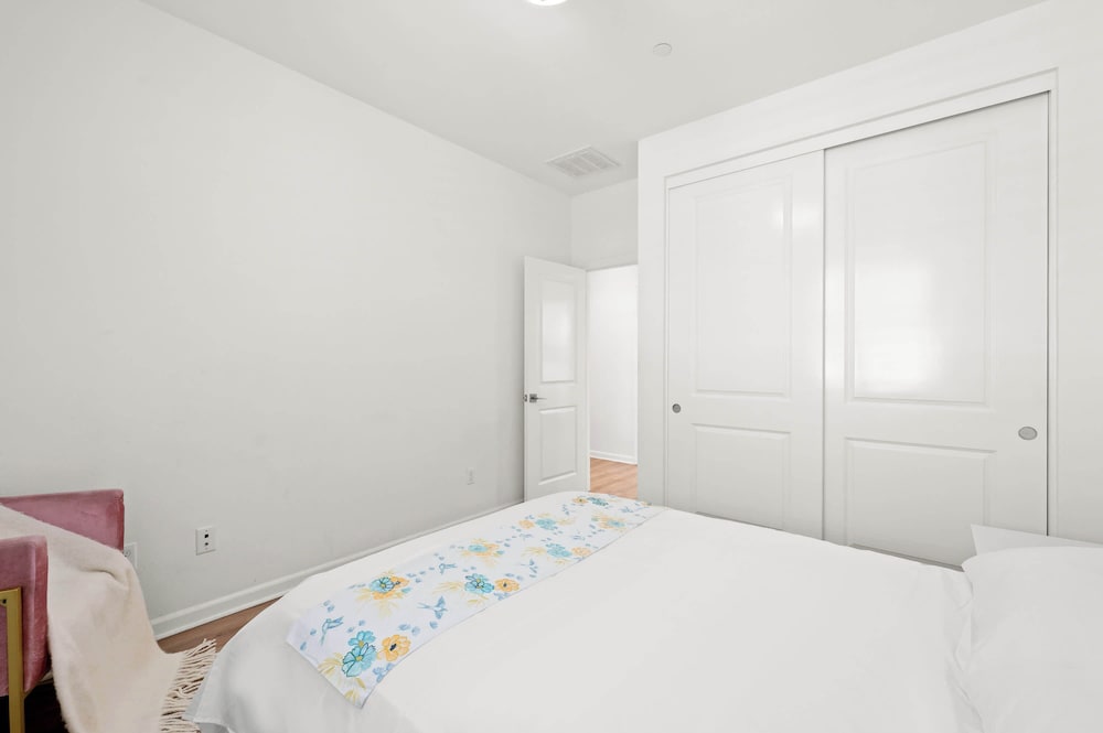 Stylish 3BR Irvine Oasis Family Friendly w Garage