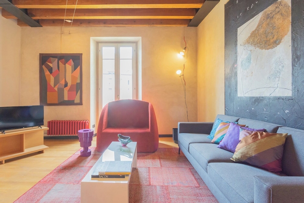 Night at the Museum Apartment by Rent all Como