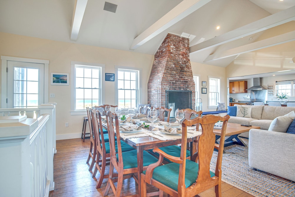 Stunning Ocean View! Beachfront Nantucket Retreat