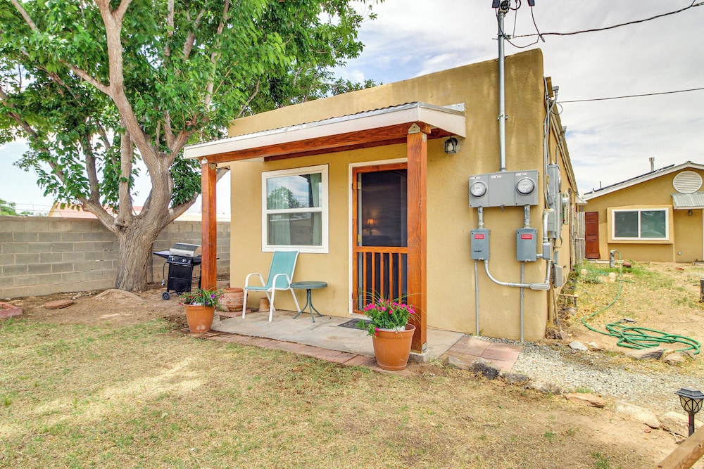 4 Mi to Rio Grande: Bosque Farms Home w/ Patio!