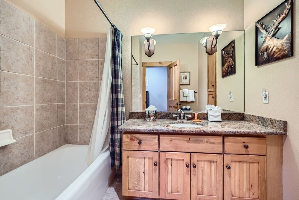 8712 Ski Tip Townhomes 3 Bedroom Townhouse