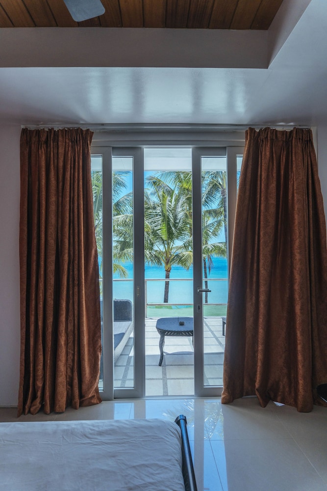 Calypso Beach & Dive Resort
