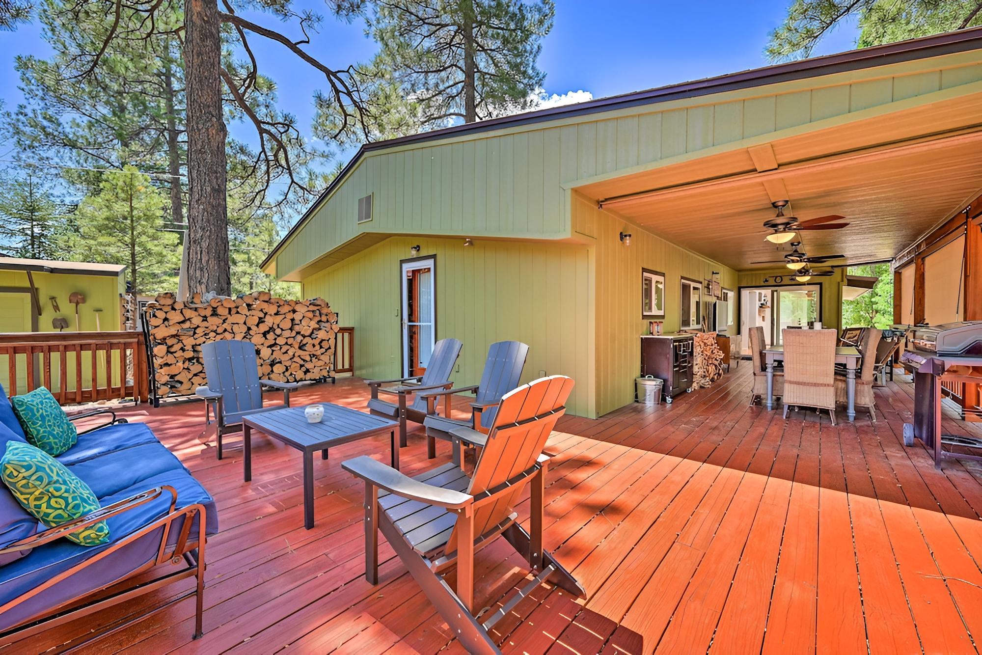 Dog-friendly Munds Park Cabin w/ Deck! view 3