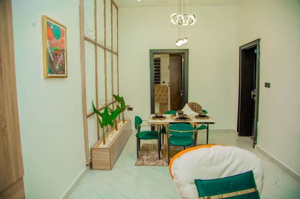 Aviv Luxury Homes