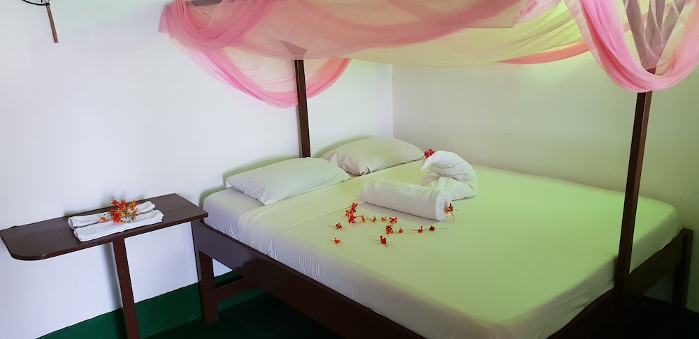 Ocean Breeze Lodge