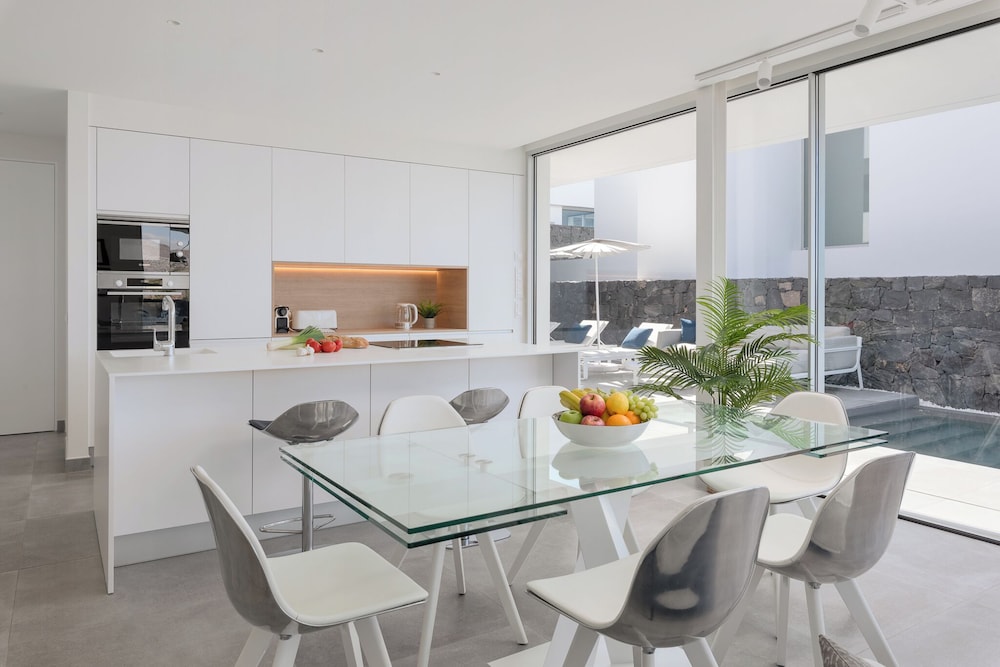 Villa Superior 1 - Casangular by Upper