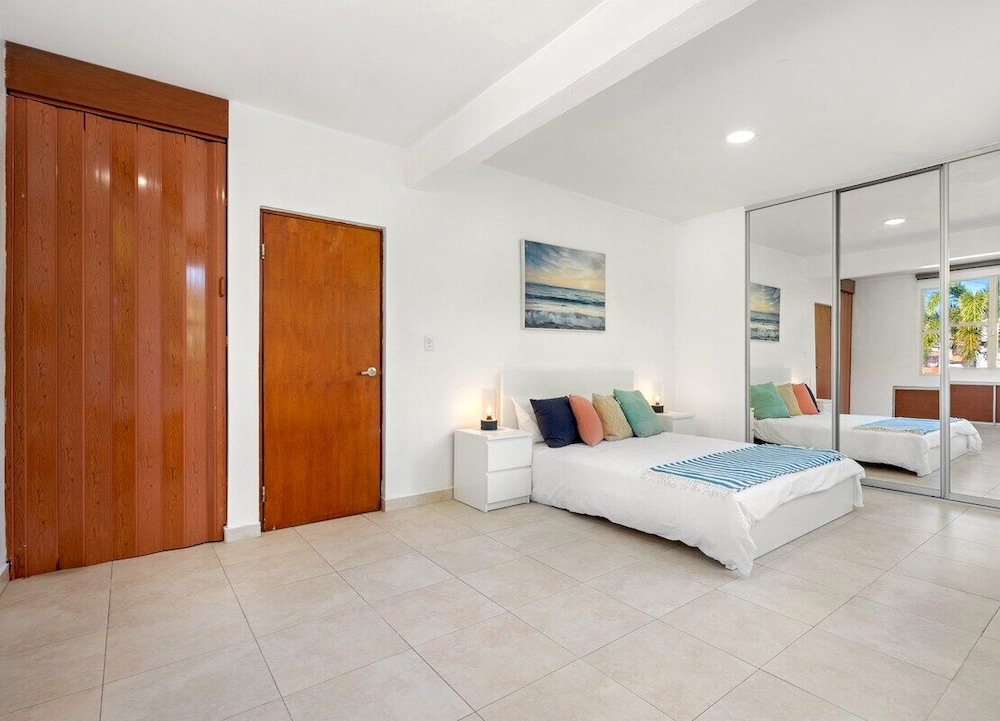 Puerto Rico Ocean Park Loft Vacation Rental With Parking Otium Rentals - Property Image 2