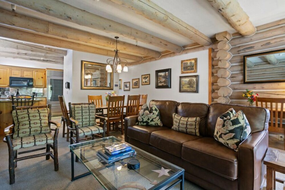Pine Inn 9 - Two Bedroom with Spa Trail's End Lodge 2 Condo