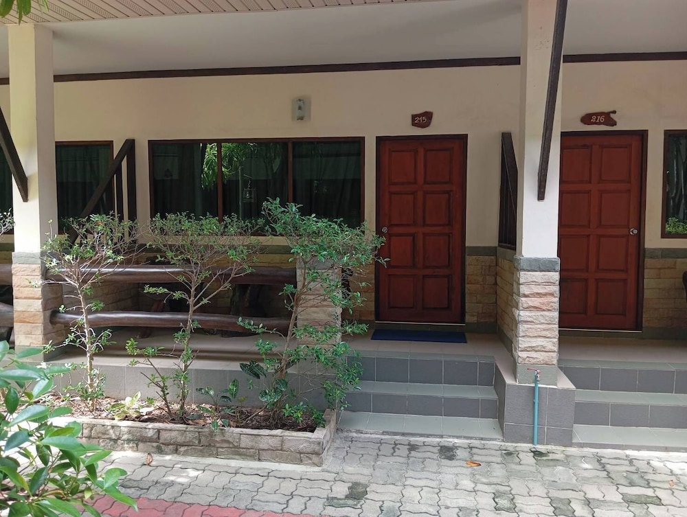 Phangan Bayshore Resort