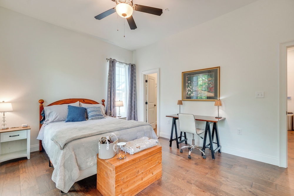 Walk to Historic Maryville: True Southern Getaway!