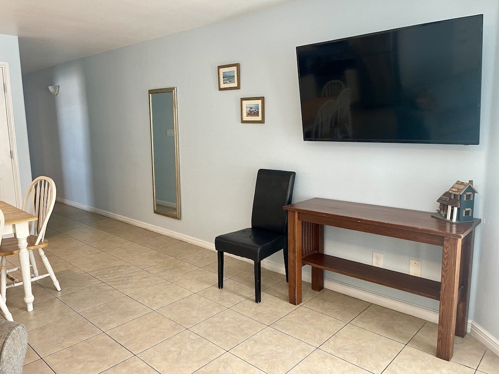 Beachgate Condo Suites And Hotel 526+527a+527b 3 Bedroom Condo