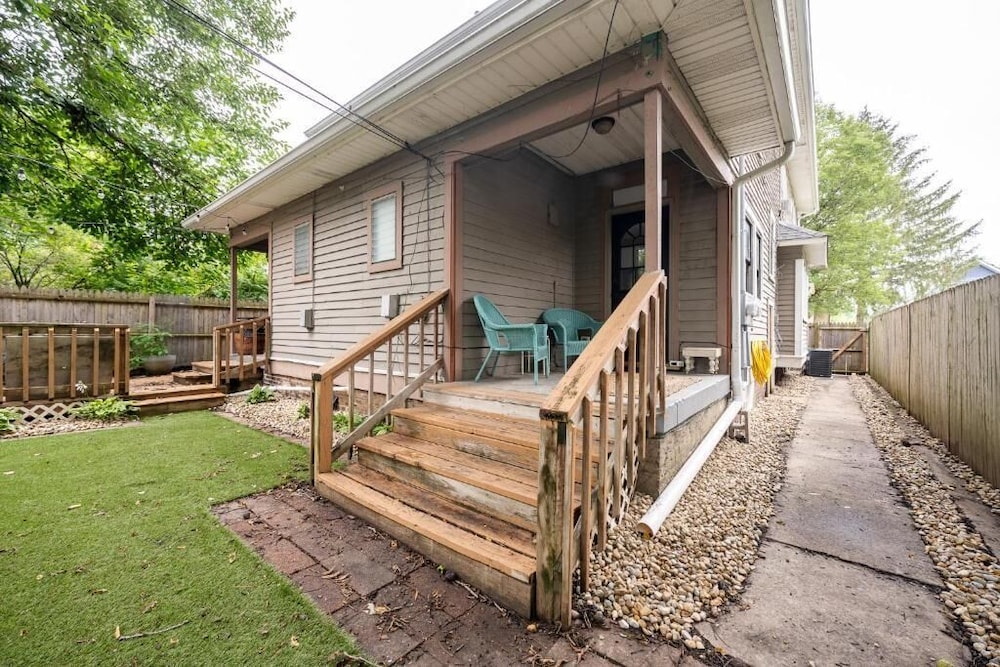 Historic Pet-Friendly Home in Downtown