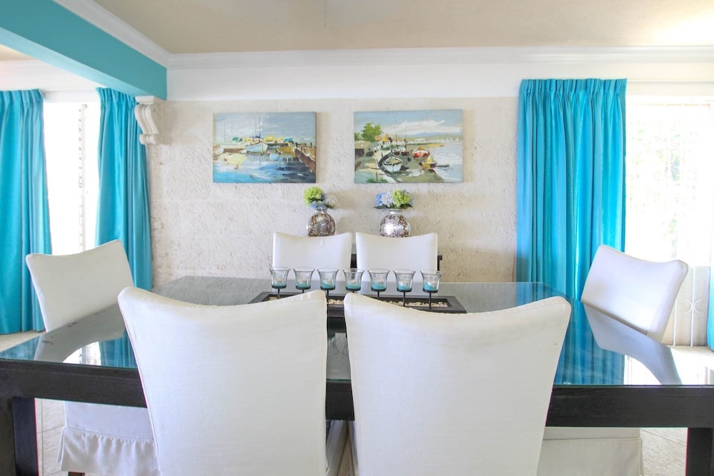 Bora Bora 4 Bedroom Home